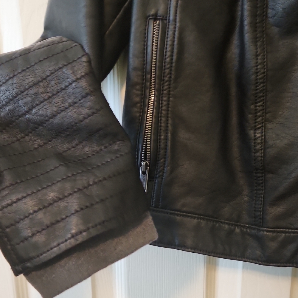 Hollister Women's Black Leather Jacket with Gray Hood - Picture 7 of 7